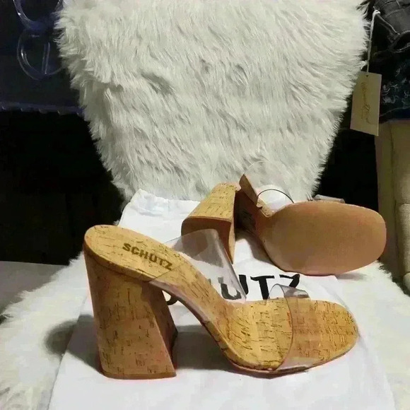 HOST PICK ! NEW!  💜💕💖SCHUTZ  Cork  & Vinyl Sandal - Picture 4 of 7